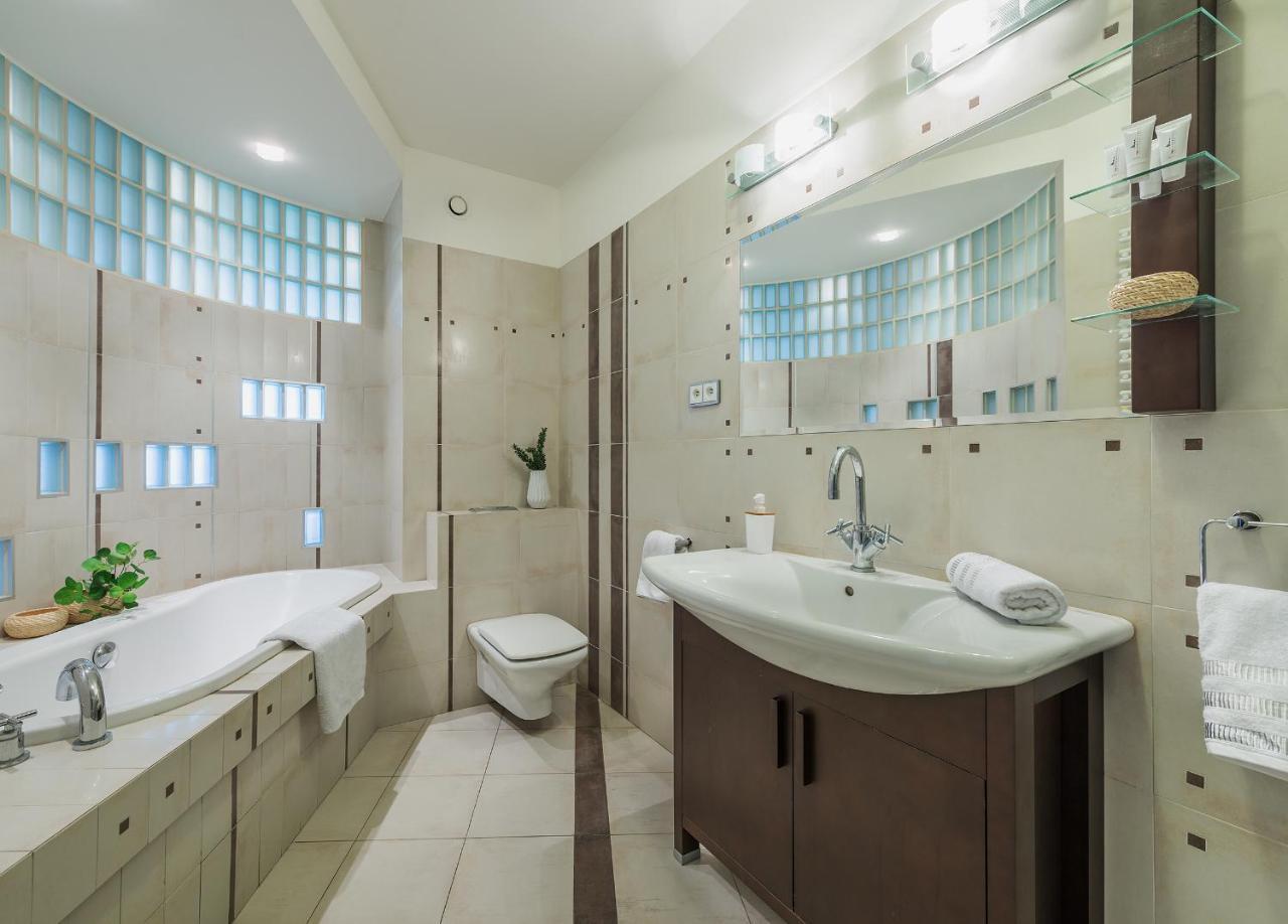 Miasteczko Orange P&O Service Apartments Варшава Екстер'єр фото